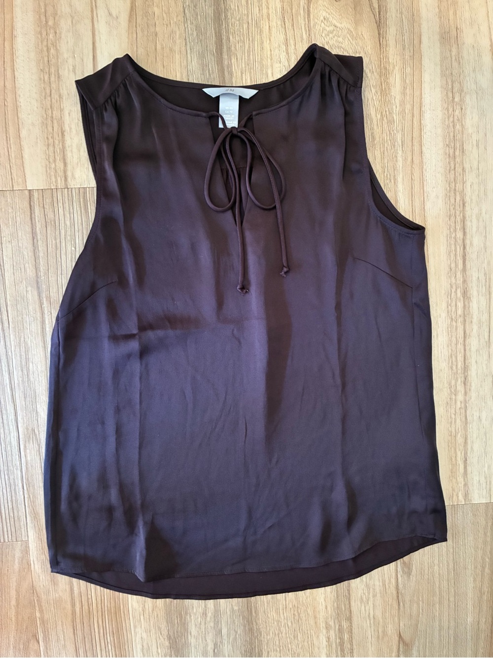 H&M Maroon Sleeveless Tie-Front Blouse